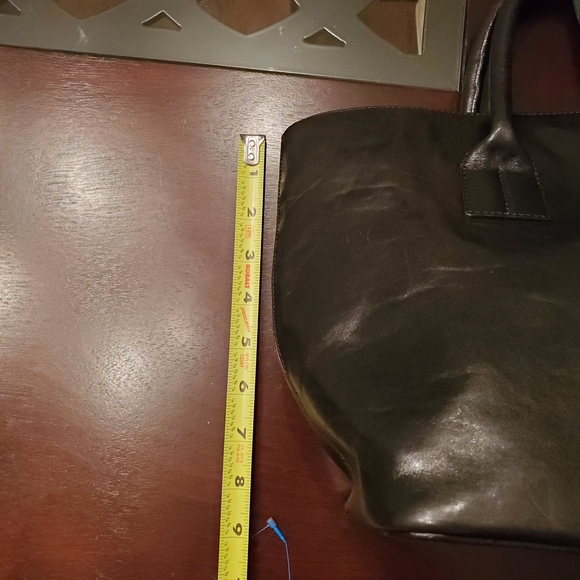 Hirofu Elegant Black Leather Tote Bag - Picture 14 of 15